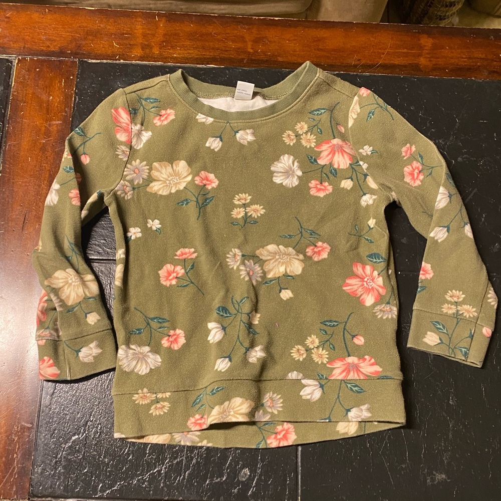 1 girls size 6 sweatshirt